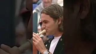 Qu'est-ce que Federer ne sait pas faire ? Même le cor des alpes il maîtrise.