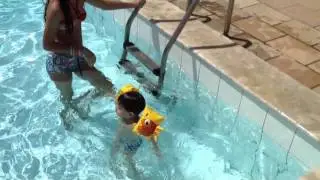 Heitor na Piscina