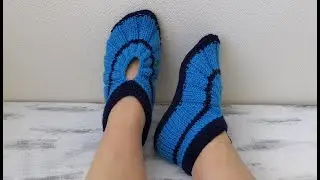 Оригинальные тапочки на двух спицах.