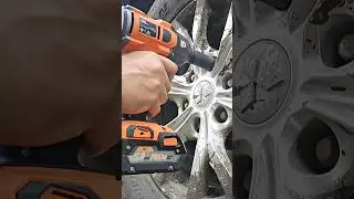Гайковёрт AEG на 1100 Нм.