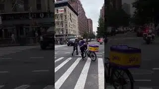 Getir Courier Didn't Stop While Passing Biden's Convoy, This Is How US Police Dropped Him