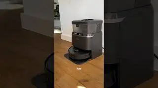 Roses are red, violets are blue, my robot hoover cleans better than you... 💪 #cleaning #robotvacuum