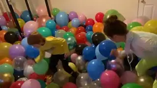 1000 balloons play and pop