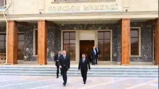 Ильхам Алиев ознакомился с Центром молодежи