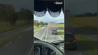 Deze chauffeur keert zijn vrachtwagen doodleuk op een autoweg 