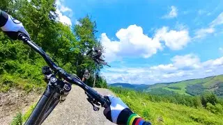 IS THIS UK'S BEST JUMPLINE? GEE ATHERTON CHASES BROTHER DAN