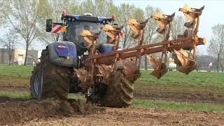 nuovo appena consegnato new holland BLU POWER T7 315 in aratura