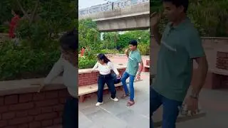 Snake prank 😜 Funny video #shorts #funny #prankvideo #vairlprank #prank #ytshorts #ytshortsindia