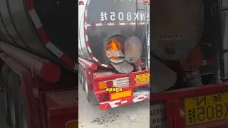 Why This Asphalt Truck Drives With Fire Behind It？