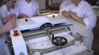 Formado mecánico del pan