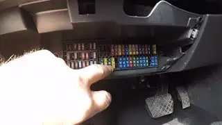 ŠKODA RAPID, THE CIGARETTE LIGHTER STOPPED WORKING, WHERE IS THE FUSE?