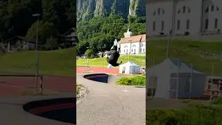 Slowmo Backflip