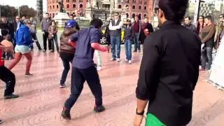 Ganesh master showing rehearsals to Bunny - iddarammayalatho
