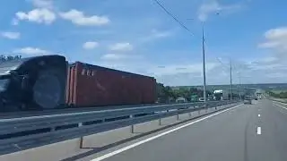 Вагнеровцы возвращаются по трассе Дон 4 из Москвы.