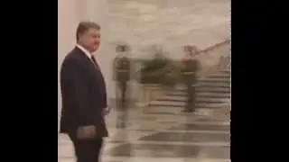Вопрос Порошенко  - "Зачем вы бомбите мирных жителей ? "