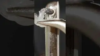 Cleaning iPod audio jack with hot glue don't try this at home ❌ 