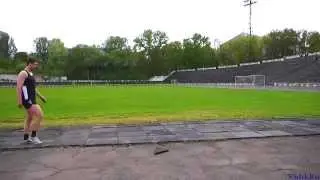 Мировой рекорд в прыжках в длину с места - 4 метра