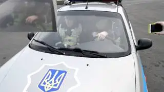 г.Макеевка. Донецкие инспектора угрожают водителю и выбивают технику из рук