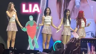 ITZY bowing with a picture of Lia in Chile 240418