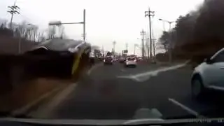 Джип вылетел со встречки. ДТП в Южной Корее