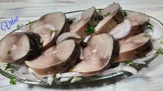 СКУМБРИЯ на вид как копчёная, но без копчения,в луковой шелухе-стоит ли так готовить?!