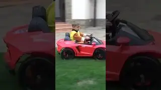 Діма катаеться на Ferrari