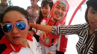 Aksi Polwan Cantik dengan suara yang cantik pula.