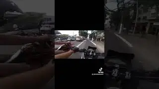 Kawasaki Ninja 400 tomando apavoro da XR 250