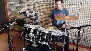 Behringer UMC 404HD on the drums
