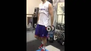 Жим гантелей стоя на 1 ноге Крстич