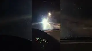 в дождь на машине как детектив #automobile