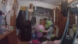 Bud Amstaff sit popping 17in balloons (Free Patreon)