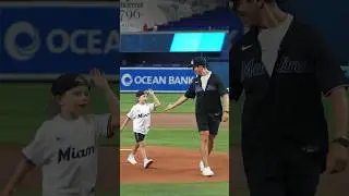 “kinda like game 7” 🤣 roddy is mic’d up at the marlins game! #nhl