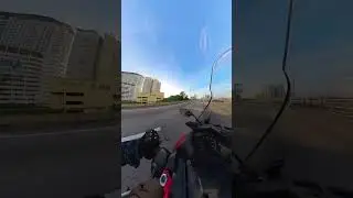 Highway ELITE di waktu pagi santai dengan Yamaha XMAX 250 scooter
