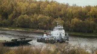 Рейс по Омску / На теплоходе по Омску / Выгрузка баржи