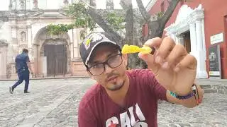 probando productos Guatemaltecos en la Antigua Guatemala