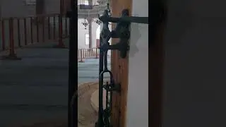 Старинный насос для воды в мечете