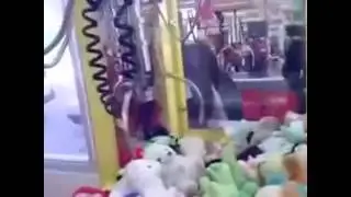 Как правильно достать игрушки)