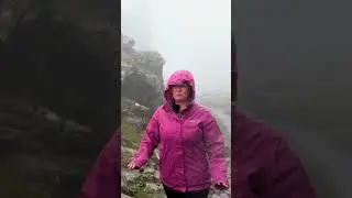 CRAZY hike in Scotland🏴󠁧󠁢󠁳󠁣󠁴󠁿 #scotland #hike #travelvlog #isleofskye #oldmanofstorr
