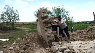 Noqonuniy qurulgan uylar buzilmoqda