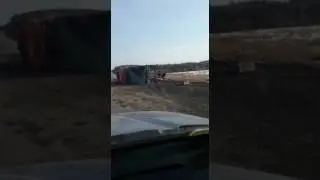 Большегруз опрокинулся на дороге Углегорск - Шахтерск