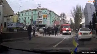 Сгорел LEXUS. Донецк пересечение ул.Университетской и Гурова 03.01.2014.