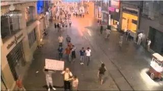 Erotik Filmlere Hayır ! İdris Abi İstiklal'de Matrax