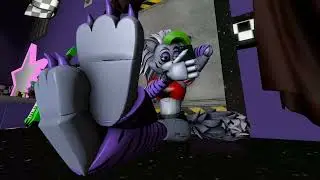 SFM Roxanne wolf uses the phone + feet