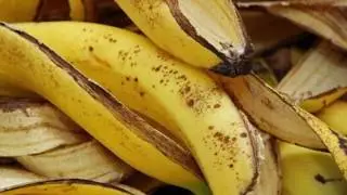 Zieni lëkurat e bananeve, veç rënies në peshë, ja përfitimet e tjera në trup e shëndet