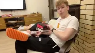 засмотрелся на ножки гаечки