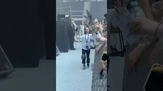 ПОЮ С ФАНАТАМИ КРИДА НА СТАДИОНЕ! Аделия Загребина #shorts