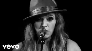 ZZ Ward - 365 Days (Live at the Troubadour)