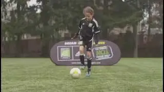 Mastery Monday - Learn Soccer / Football Skills #10 Roll Up Outside