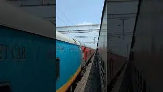 12625 KERALA EXPRESS High Speed Overtake #shorts #indianrailways #Trivandrum - #Delhi #wap7